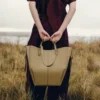 Cyme Tote Edition, strukturiert, rauchiges Olivgrün