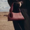 Numéro Neuf East West Edition, strukturiertes Black Cherry