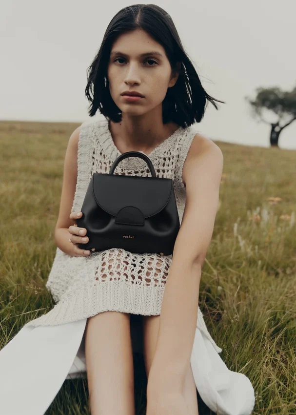 Numéro Un Nano Edition, glatt, schwarz