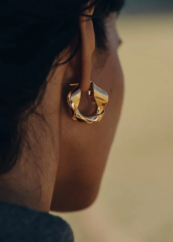 Éole Wavy Hoop Ohrringe Edition vergoldet
