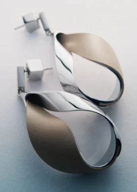 Ormé-Anhänger-Ohrringe Edition Silber, rhodiniert, mit taupefarbenem Leder