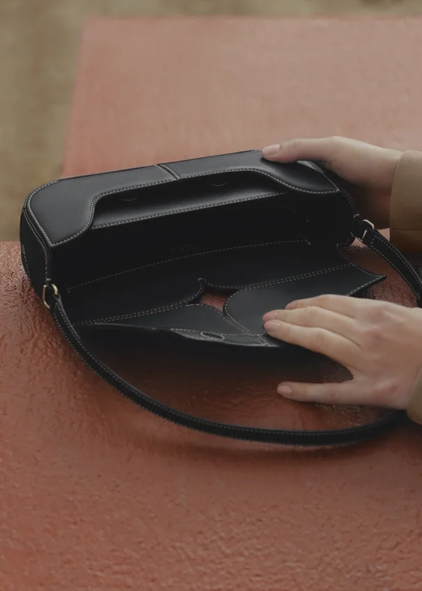 Osmo Edition Glatt Schwarz mit Ecru-Nähten